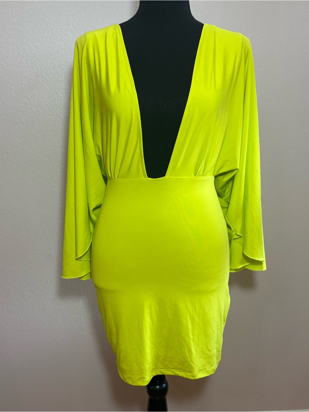 Bebe NWT Bright Neon Chartreuse Plunge Wing Sleeve Mini Dress S Vegas Night Out
